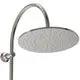 Duschkopf von Ideal Standard mit runder, flacher Kopfbrause und mehreren Wasserstrahlauslassöffnungen, angebracht an einem gebogenen Wandarm.